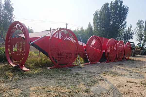 铜雕工艺品融合传统工艺与现代技术，易县华锌锻铜厂家让艺术表现力更加丰富