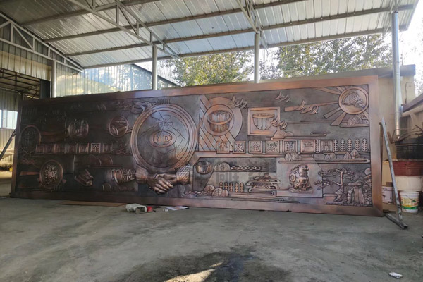华锌铜雕厂家—纯手工铜敲花制作,彰显匠心艺术价值 华锌铜雕厂家—纯手工铜敲花制作,彰显匠心艺术价值